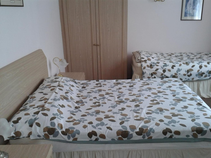 Bedroom 2, Overnight Stays Stockport, Stockport