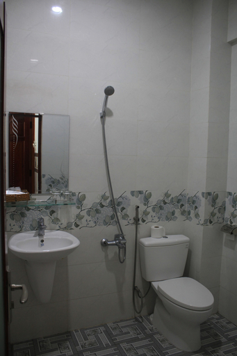 Bathroom 4, Mai Tra Hotel, Qui Nhơn