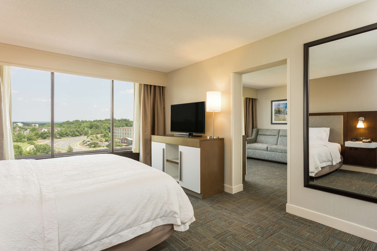 Bedroom 3, Hampton Inn Manassas, Prince William