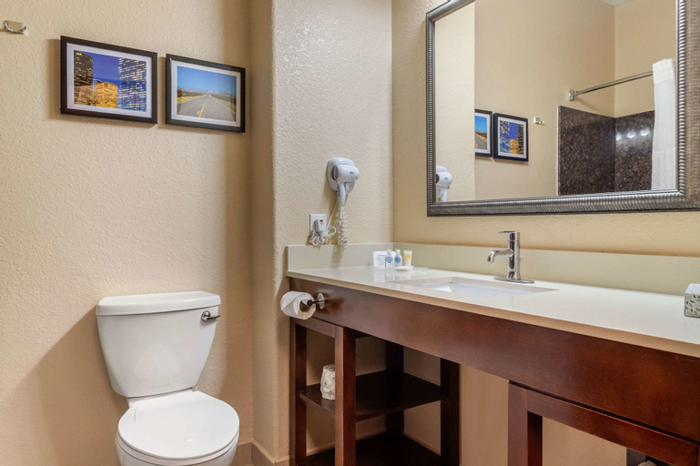 Bedroom 4, Comfort Suites Baytown I - 10, Harris