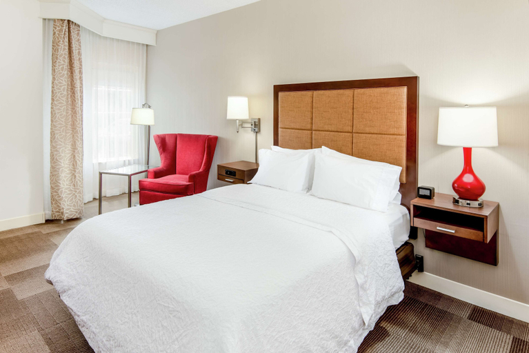 Bedroom 4, Hampton Inn & Suites Bethlehem, Northampton