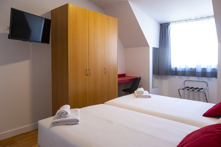 Bedroom 2, Spa Suites Odeon, A Coruña