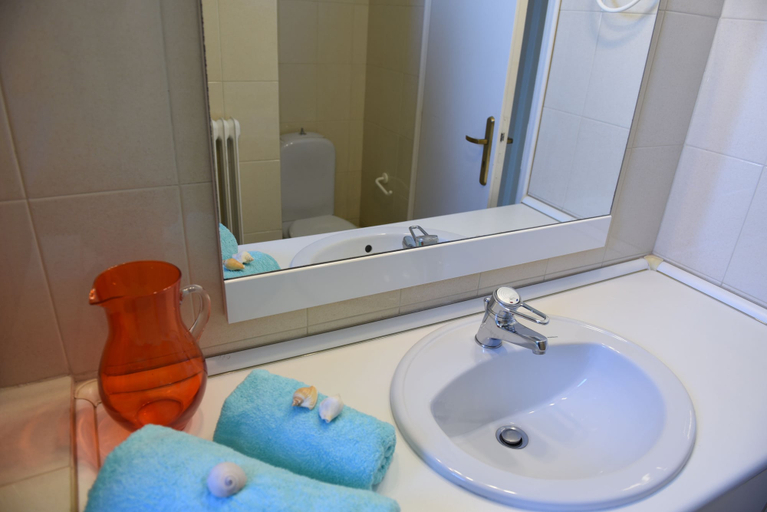 Bathroom 4, Top Floor With Stunning 360 View, Attica