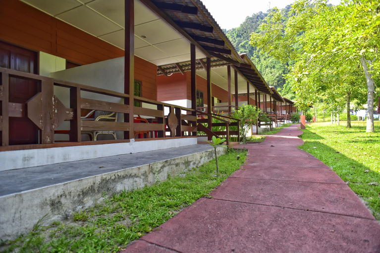 Exterior & Views 2, Vikri Beach Resort, Manjung