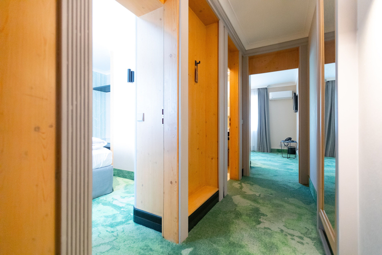 Bedroom 5, Olymp Munich, Freising