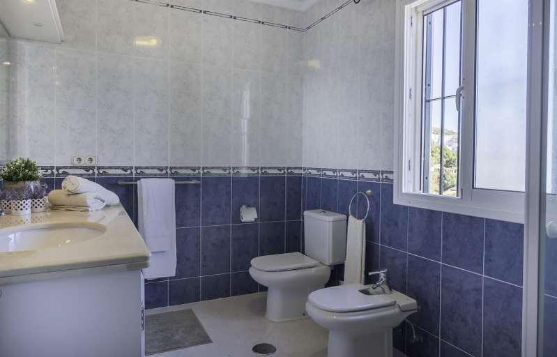 Bathroom 4, Spacious Villa With Impressive Views, Málaga
