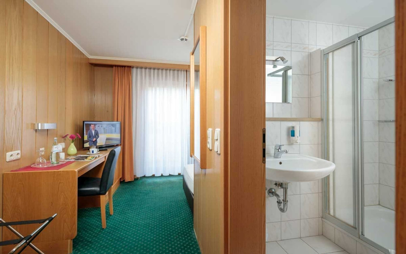 Bathroom 4, Hotel Gasthof Pockinger Hof, Passau
