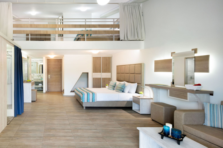 Bedroom 3, Hotel Sirines Complex, East Macedonia and Thrace