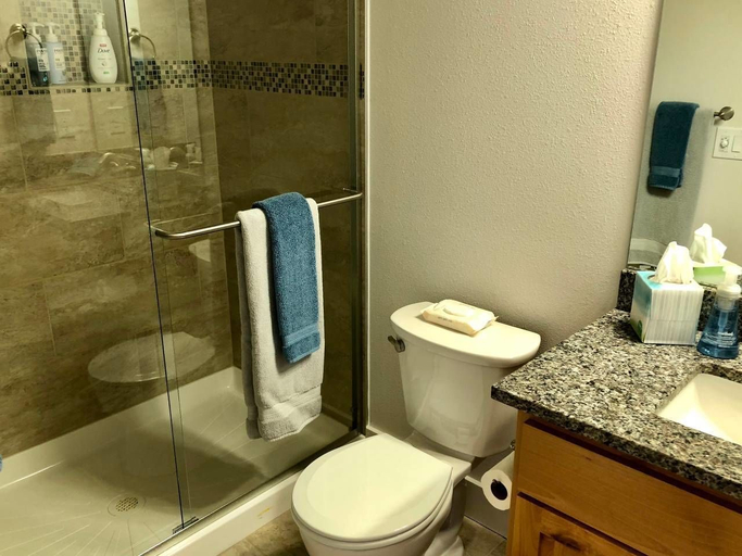 Bathroom 3, Seagate: Starboard~coos Bay~premiere Property, Coos
