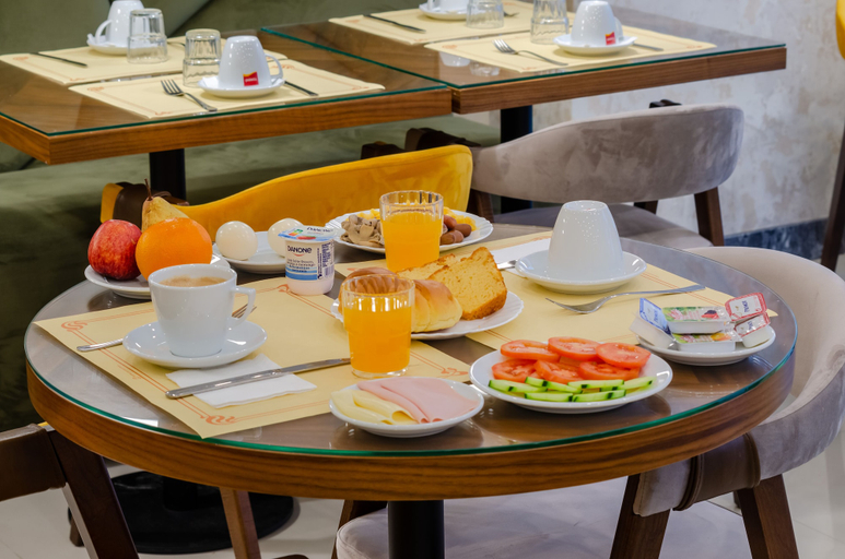 Food & Drinks 5, Hotel Duas Nacoes, Lisbon