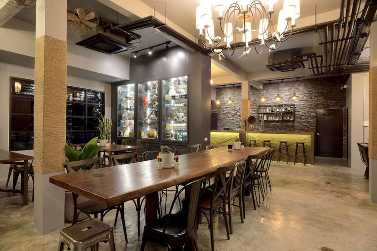 Food & Drinks 4, Castle Black Bangkok, Ratchathewi