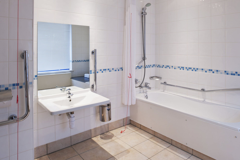 Bathroom 4, Holiday Inn Warrington, Warrington