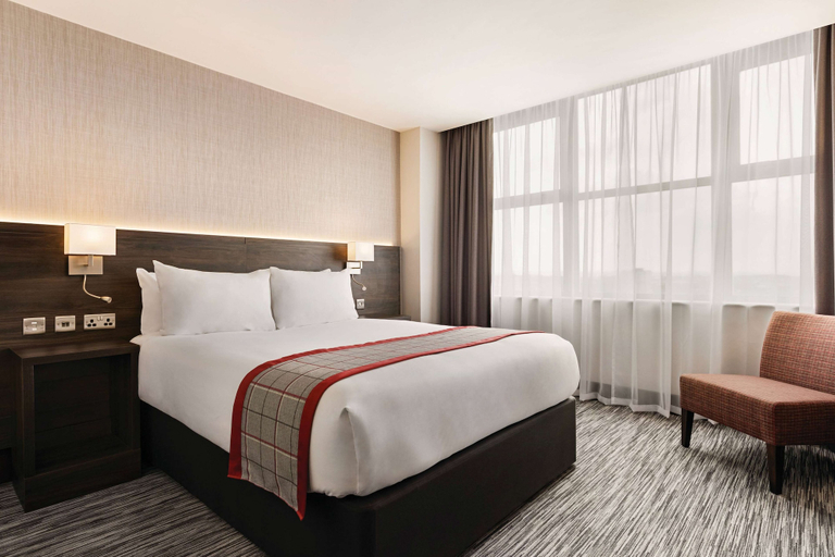 Bedroom 3, Ramada by Wyndham Leeds East, Leeds