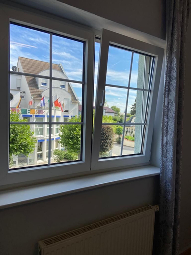 Exterior & Views 24