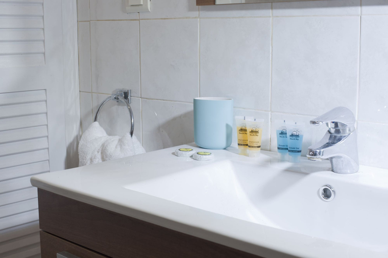 Bathroom 3, Palaio Faliro, Bright and Spacious Apartment, Attica