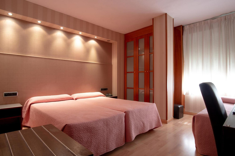 Bedroom 4, Hotel Villa De Barajas, Madrid