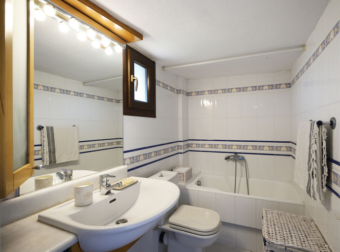 Bathroom 5, Soleado Beachfront Villa, Central Macedonia