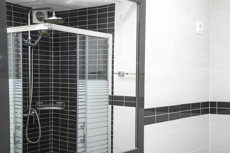 Bathroom 3, Apartamento Silvestre La Marina, Barcelona