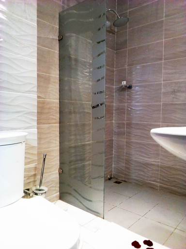 Bathroom 5, Residence Maryka II, Cotonou