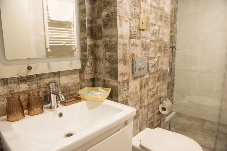 Bathroom 3, History of Tbilisi, Tbilisi