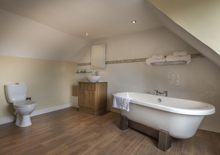 Bathroom 5, The Talbot Hotel, Oundle, Northamptonshire, Northamptonshire