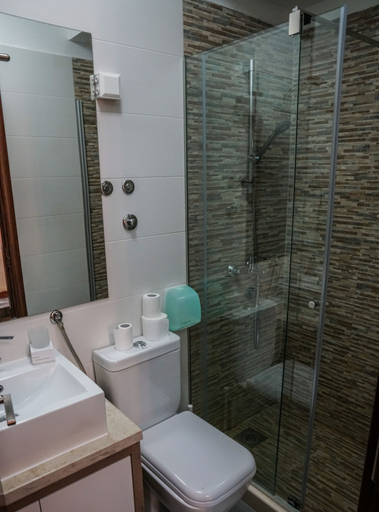 Bathroom 4, HOTEL MEDITERRANEO LIMAN free private beach for hotel guest