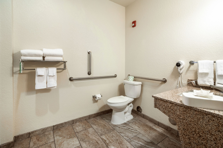 Bathroom 4, Cobblestone Inn & Suites - Kermit, Winkler