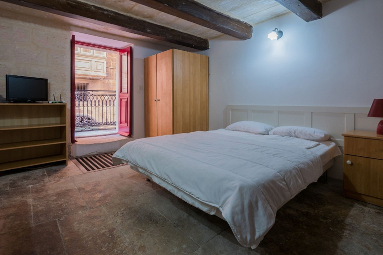 Bedroom 2, Lucia 182