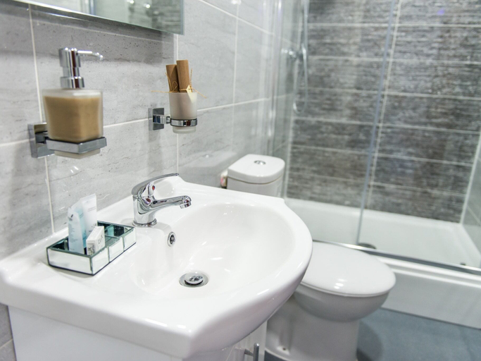Bathroom 3, Meridian Serviced Apartments, Bradford