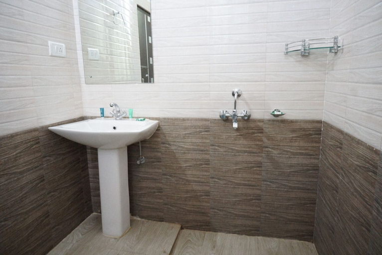 Bathroom 4, Pemaling Lords Eco Inn Guwahati, Kamrup