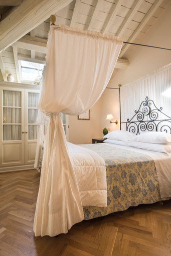 Bedroom 4, Villa le Magnolie, Pistoia