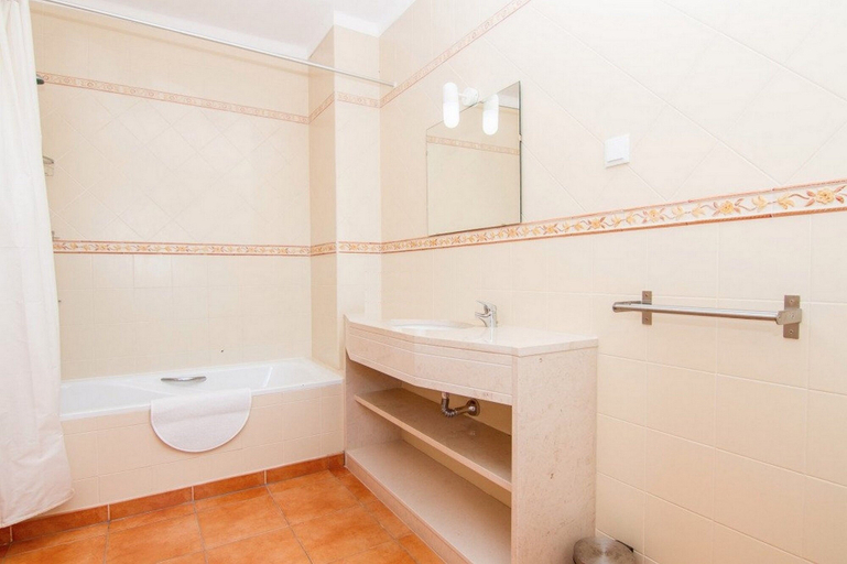 Bathroom 4, SunHome, Portimão
