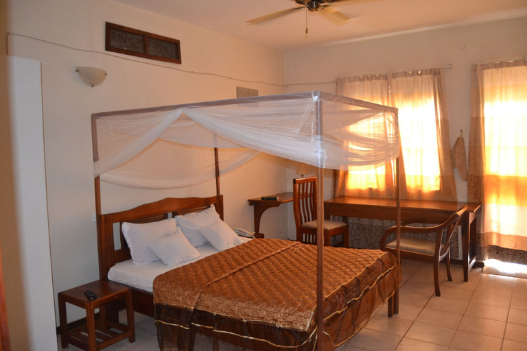 Bedroom 2, Raja Excelsior Hotel, Fort Portal