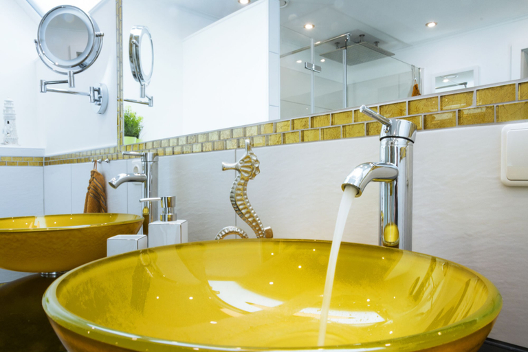 Bathroom 3, Freie Sicht Das Nordsee-Gesundheitshaus 2, Nordfriesland