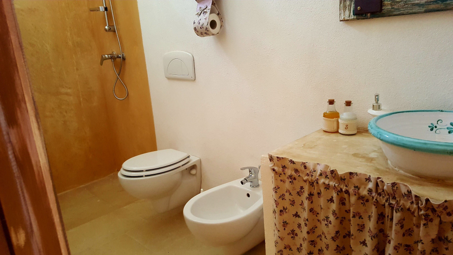 Bathroom 5, Masseria Violante, Lecce