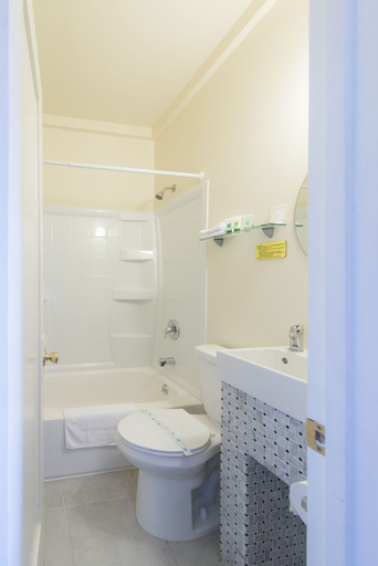 Bathroom 5, Hollywood Historic Hotel, Los Angeles
