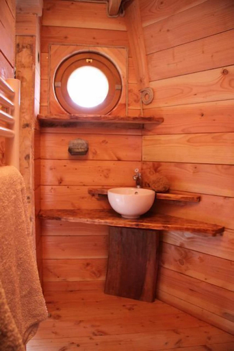 Bathroom 2, Domaine de la Roche Bellin, Indre-et-Loire