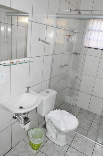 Bathroom 3, Pousada Villa Três, Serra Negra