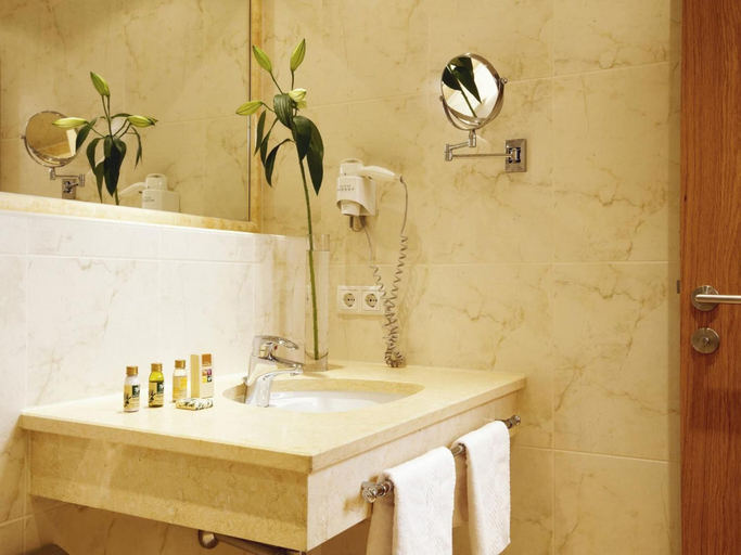 Bathroom 4, Alpengasthof Grüner, Imst