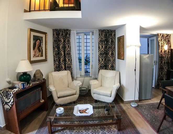 Others 3, Casa Anadiomene, Syracuse