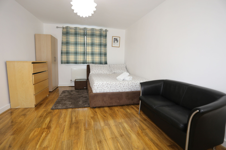 Others 4, 2 Beds Riverview Tideslea Apartment, London