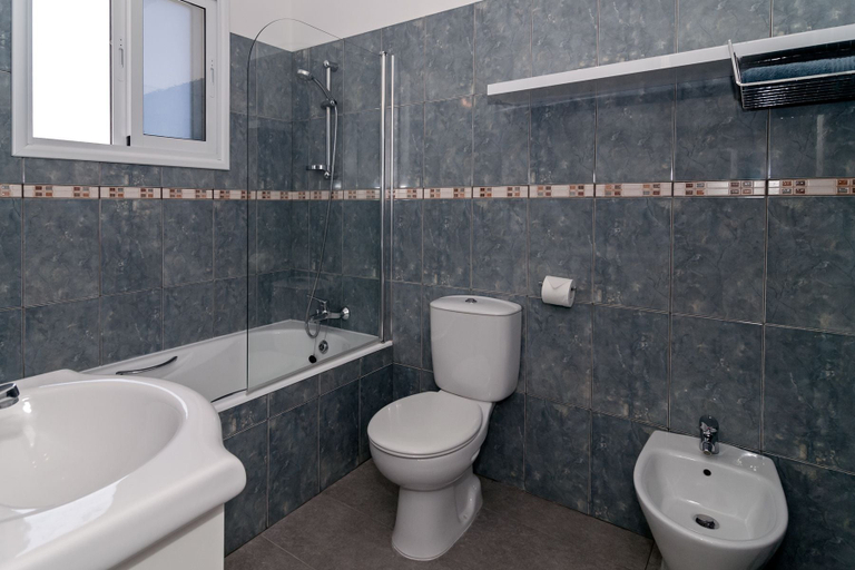 Bathroom 3, Villa Verdi