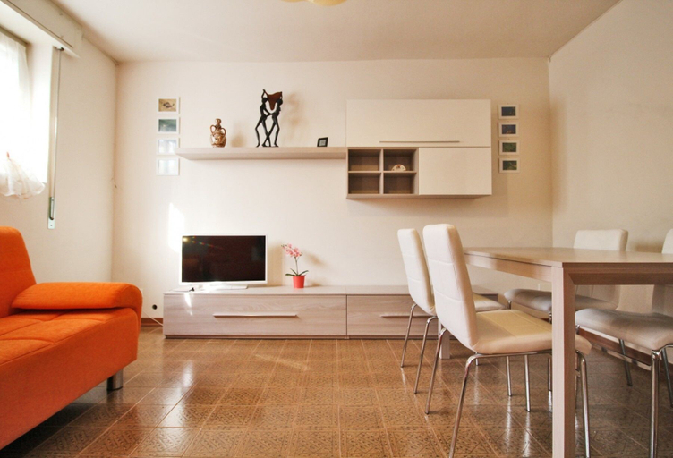 Others 5, Apartment Salò - Direct Access to Garda Lake, Brescia
