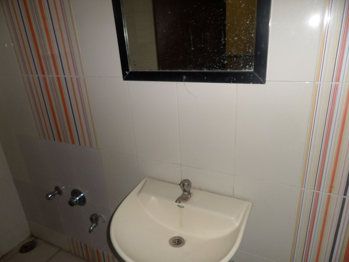 Bathroom 5, Tourist Home Lodging, Aurangabad