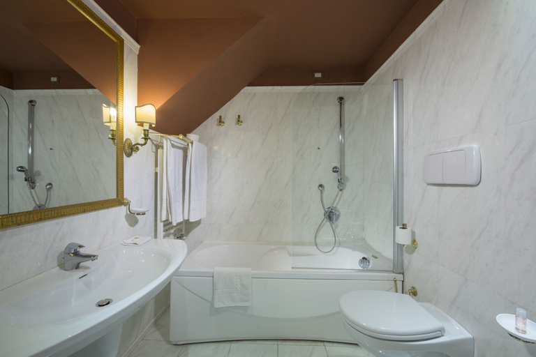 Bathroom 5, Hotel Il Piccolo Castello, Siena