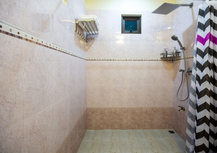 Bathroom 4, Paguro Villa, North Ari Atoll