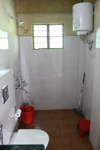 Bathroom 3, Pumpkin StreamSide Guest House, East Khasi Hills