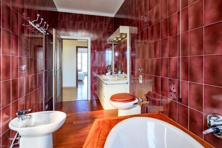 Bathroom 5, Cuoco, Milano