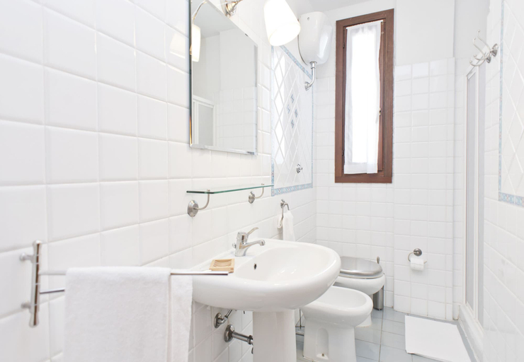 Bathroom 4, Residence Il Castagno, Pistoia