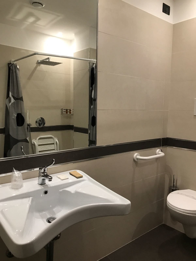 Bathroom 5, Archeo Hotel, Caltanissetta